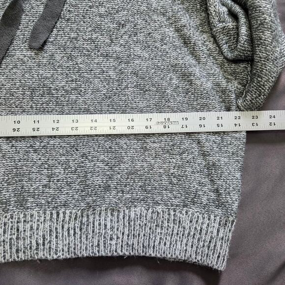 Ruby Moon Hoodie size L. Made out of 90% acrylic 9% nylon and 1% spandex - Picture 7 of 7